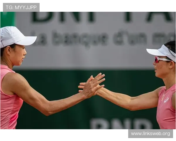 凯发体育网球:网球比赛规则详解与裁判判罚标准 凯发体育网球:网球比赛规则详解与裁判判罚标准